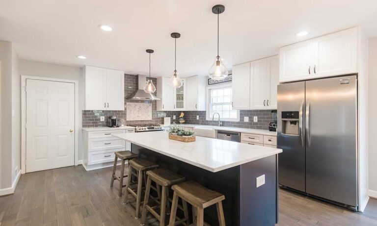 Island Shaped Quartz Kitchen - modularkitchen